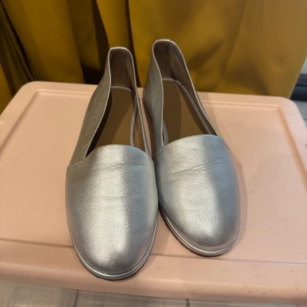 AEROSOLES Metallic Silver Flats